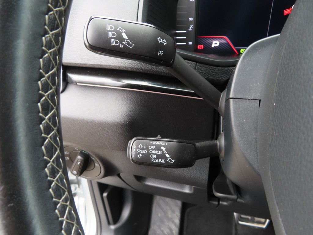 Skoda Karoq Sportline 1.6 TDI ŠKODA KAROQ SPOTLINE S DSG