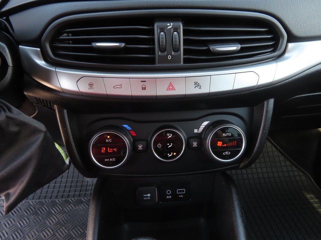 Fiat Tipo Plus 1.4 16V Serv.kniha, Navigácia, Tempomat