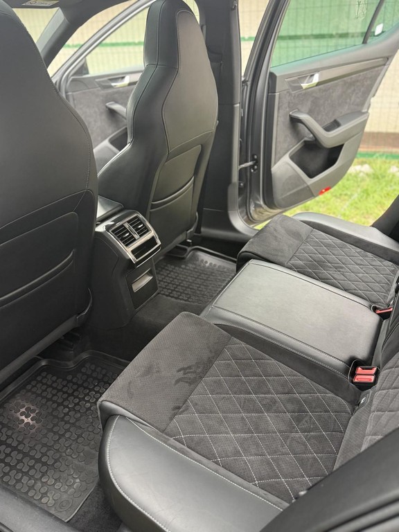 Škoda Superb 2.0 TDI SCR Sportline 4x4 DSG
