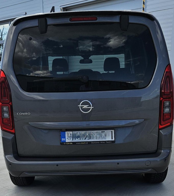 Opel Combo Life 1.2 Turbo 130k Elegance Plus AT8