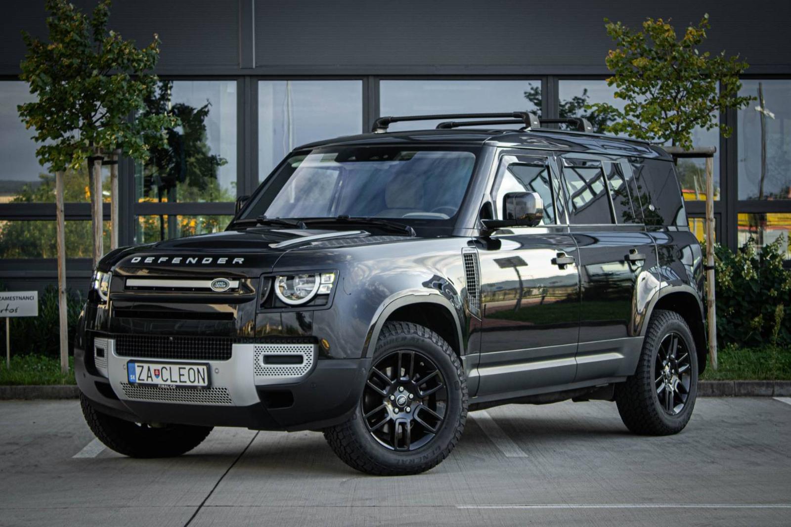 Land Rover Defender 2.0D 4x4 / SVK / 1.M / AJ NA SPLÁTKY