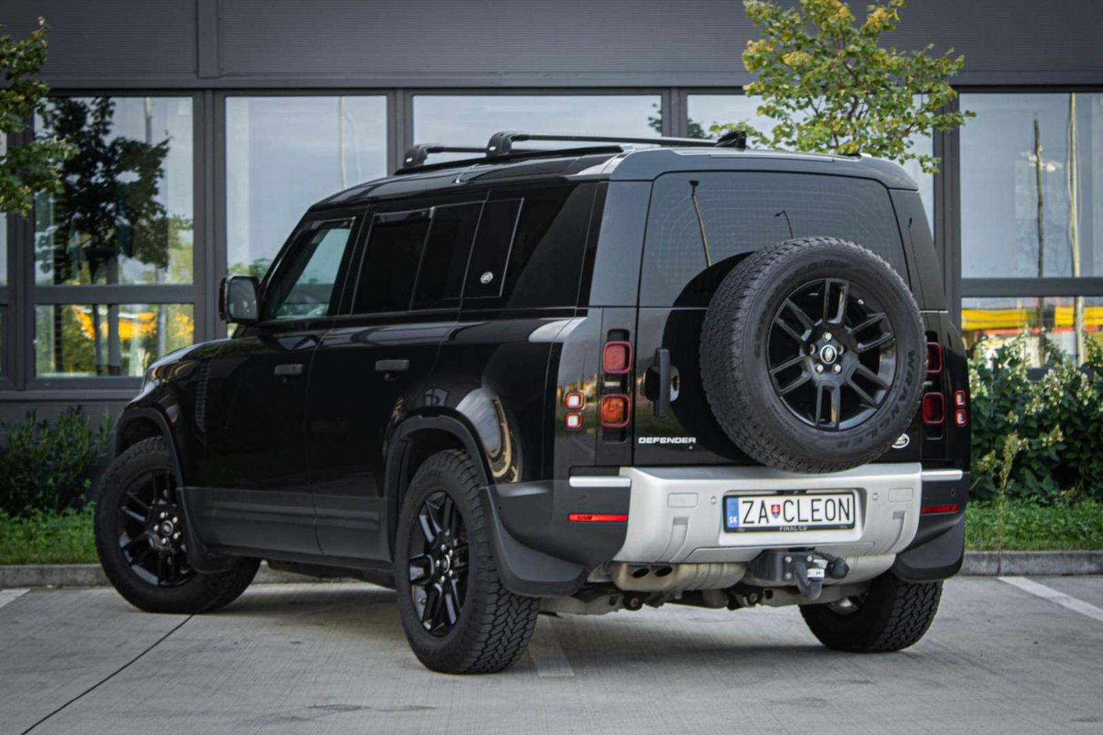Land Rover Defender 2.0D 4x4 / SVK / 1.M / AJ NA SPLÁTKY