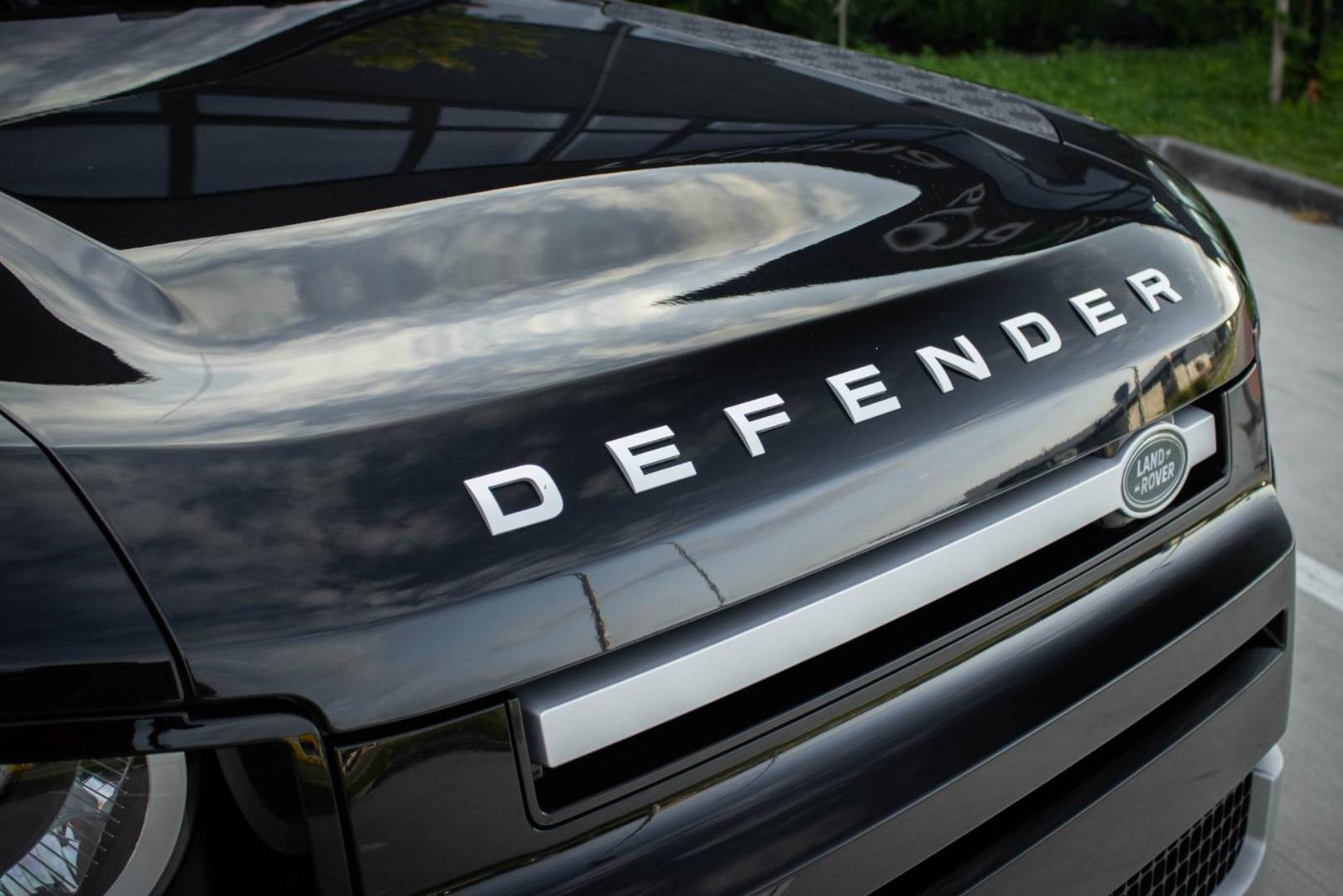 Land Rover Defender 2.0D 4x4 / SVK / 1.M / AJ NA SPLÁTKY