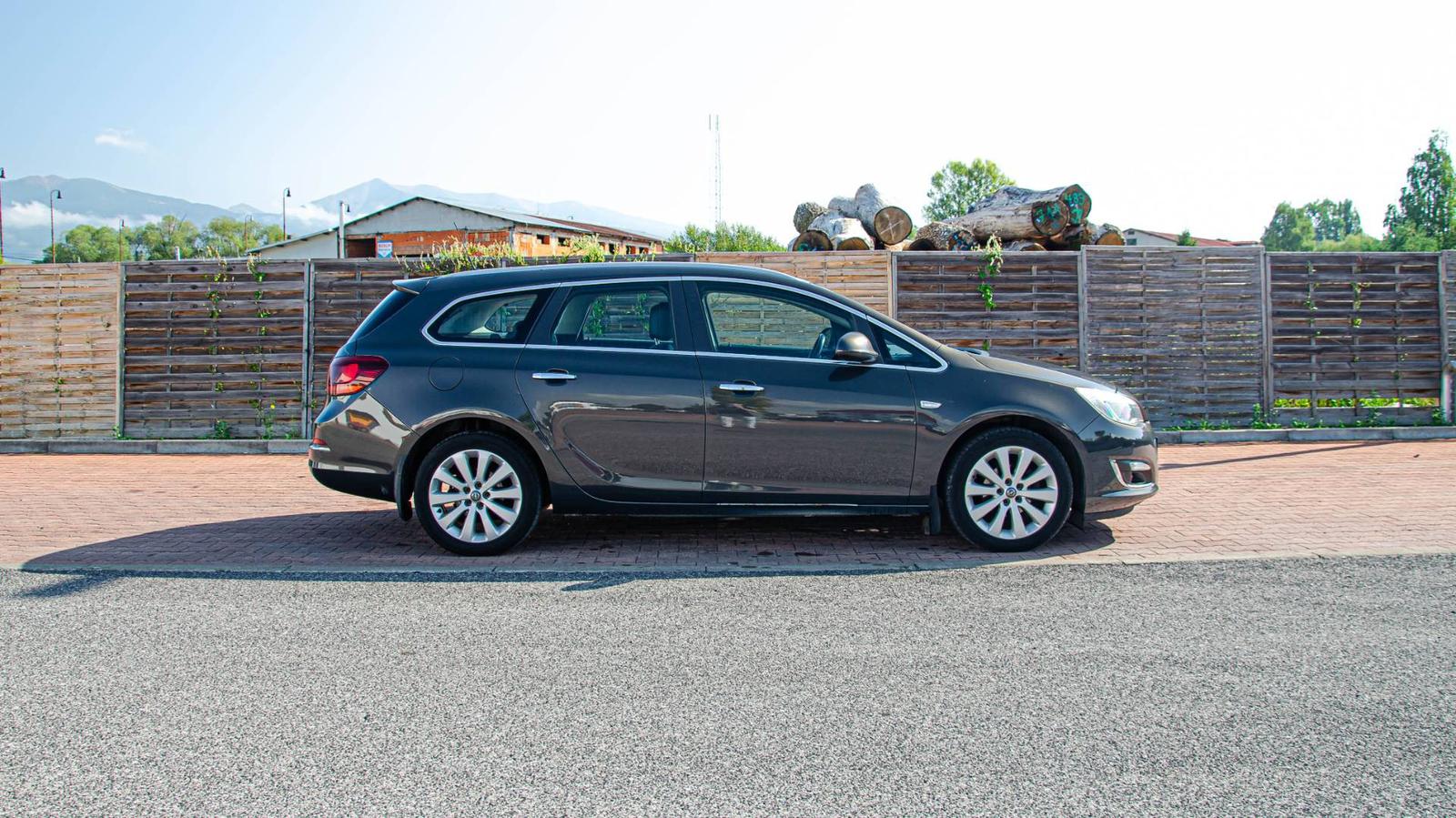 Opel Astra Sport Tourer ST 1.4 Turbo 140k, 103KW, M6, 5d