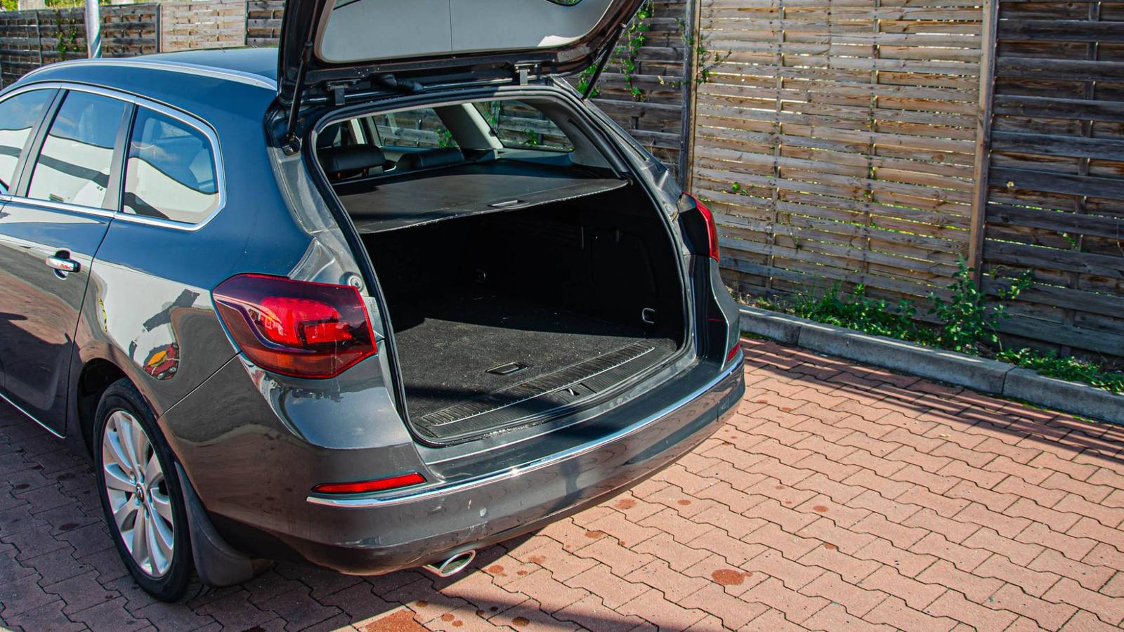 Opel Astra Sport Tourer ST 1.4 Turbo 140k, 103KW, M6, 5d