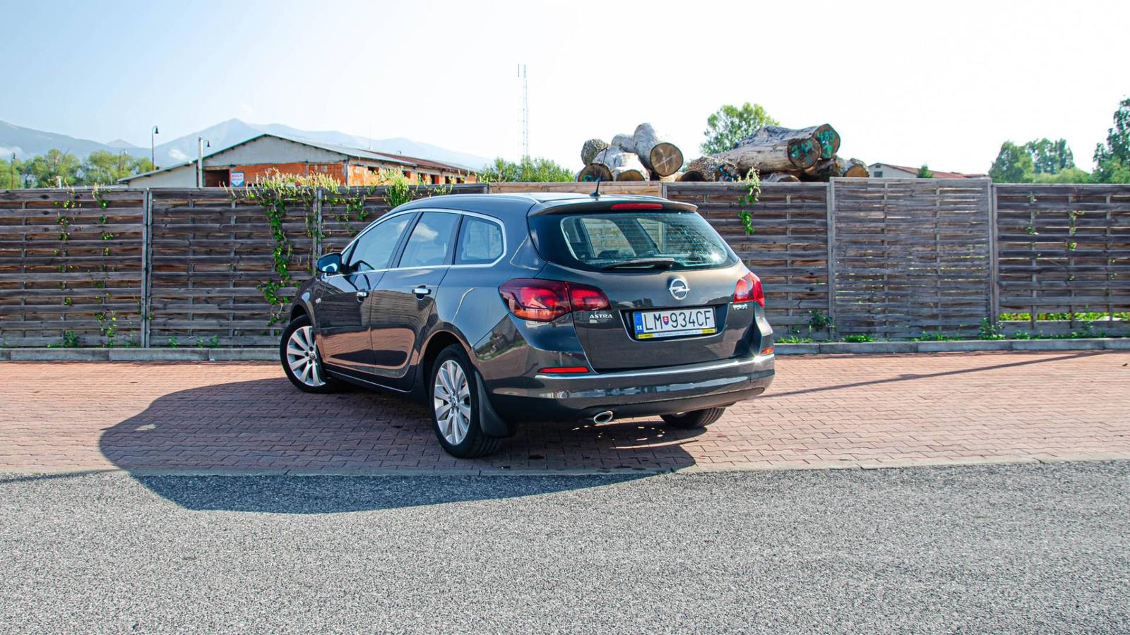 Opel Astra Sport Tourer ST 1.4 Turbo 140k, 103KW, M6, 5d