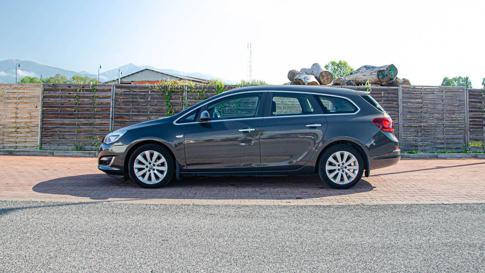 Opel Astra Sport Tourer ST 1.4 Turbo 140k, 103KW, M6, 5d
