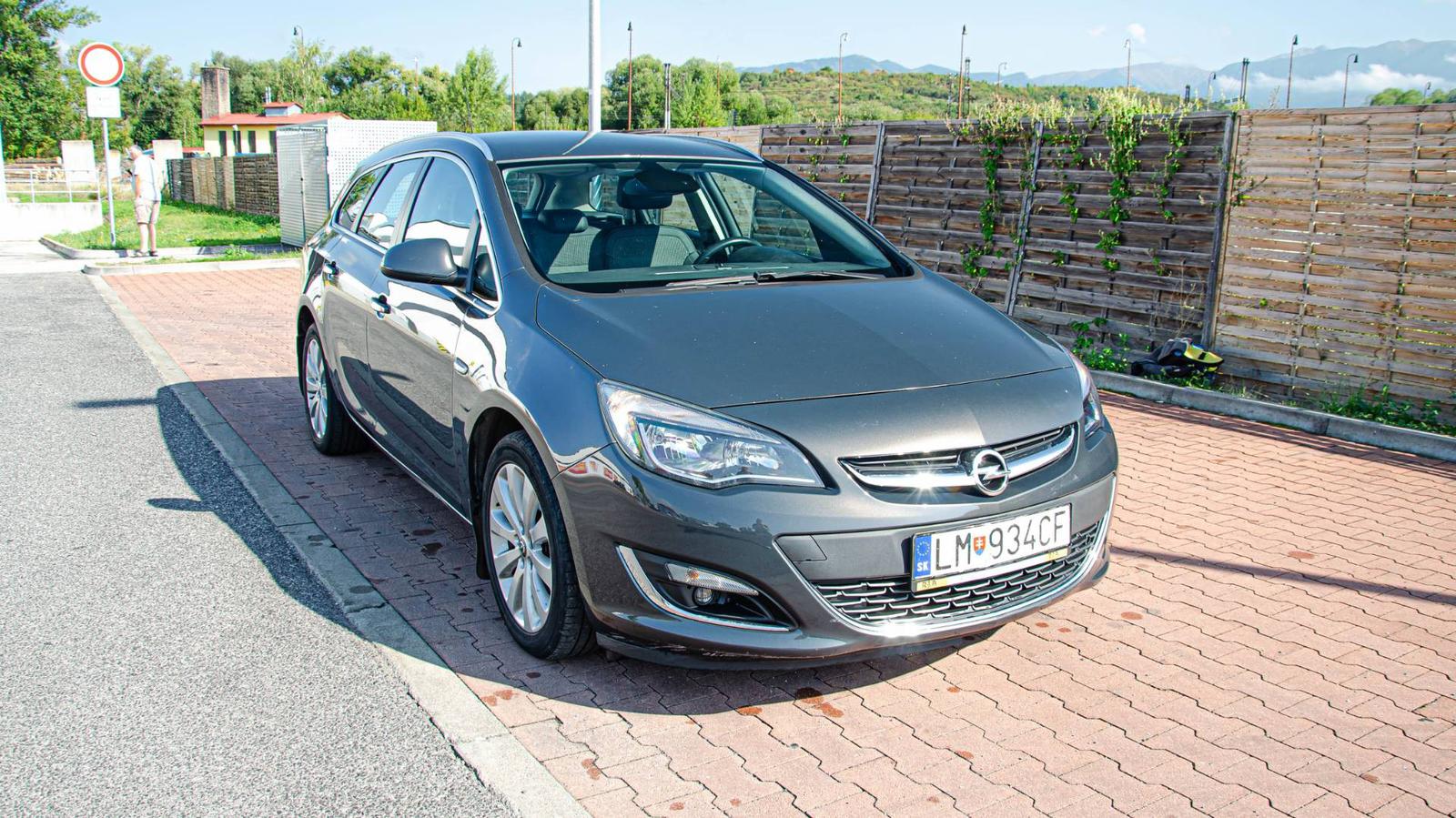 Opel Astra Sport Tourer ST 1.4 Turbo 140k, 103KW, M6, 5d
