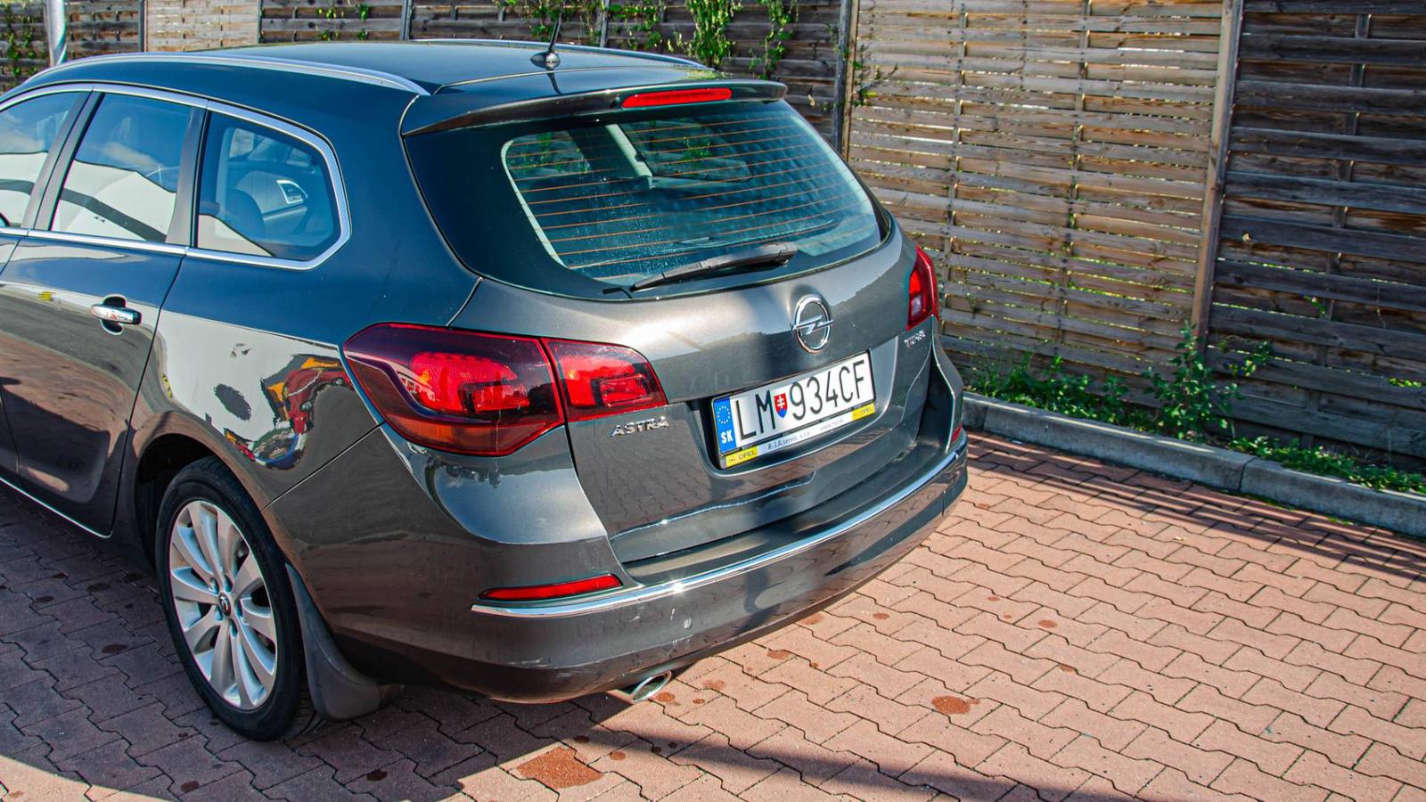 Opel Astra Sport Tourer ST 1.4 Turbo 140k, 103KW, M6, 5d
