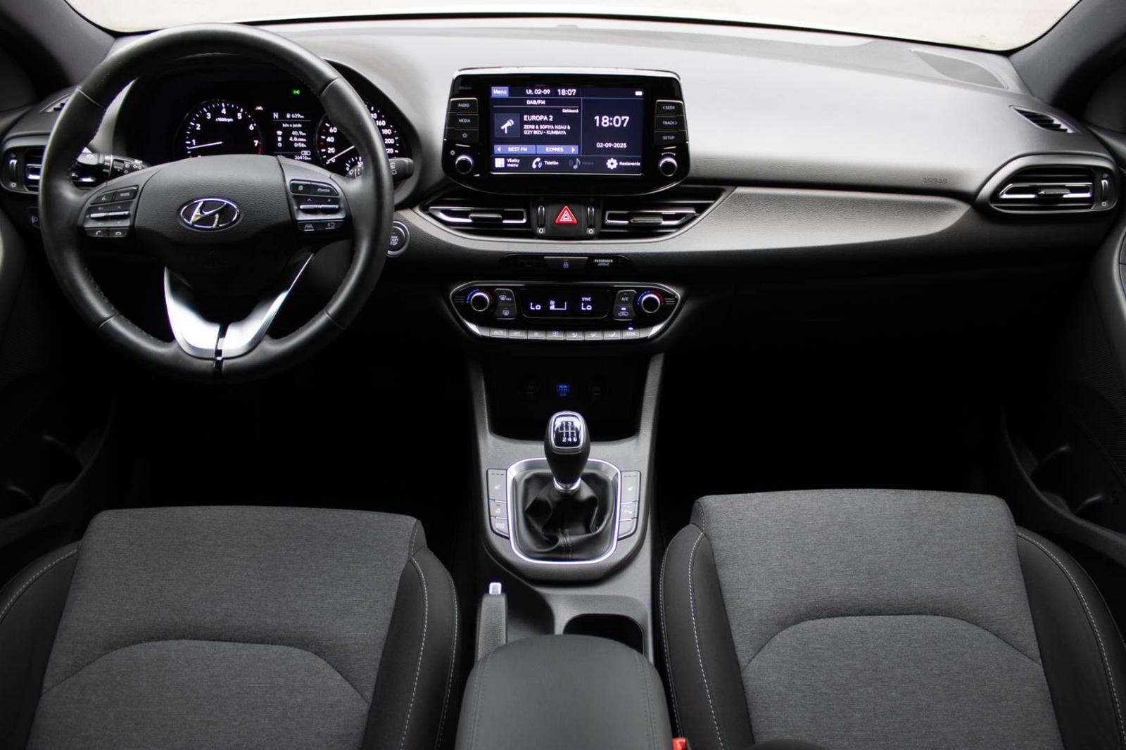 Hyundai i30 1.5 T-GDi mHEV iMT Play