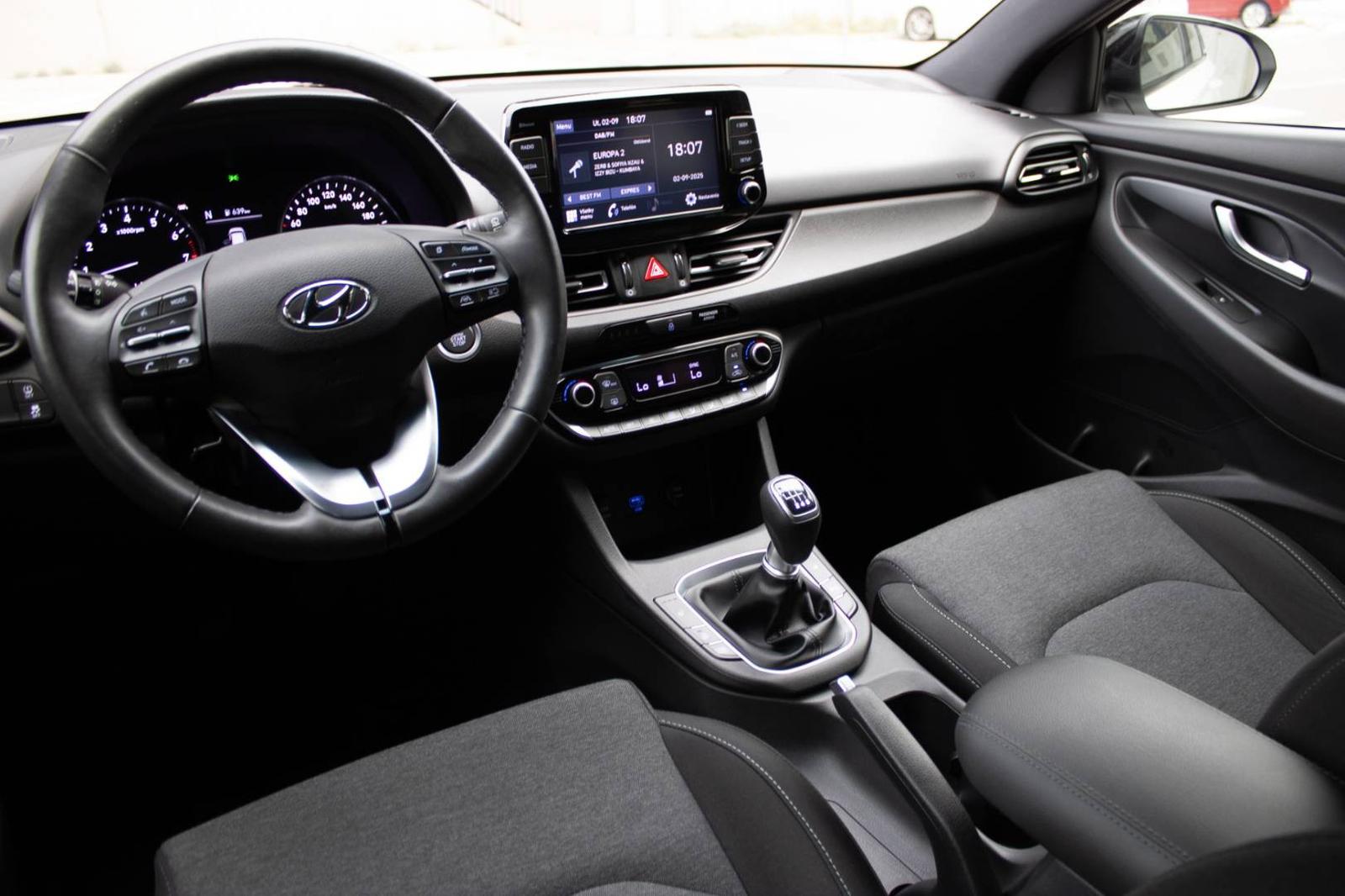 Hyundai i30 1.5 T-GDi mHEV iMT Play