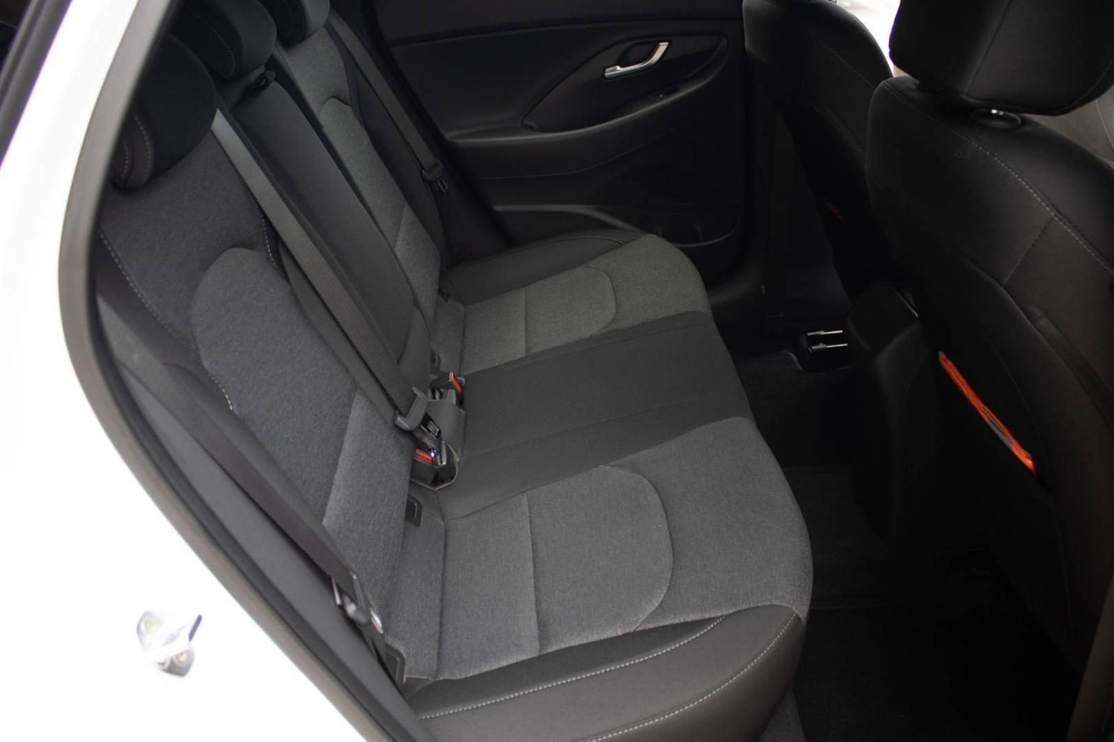 Hyundai i30 1.5 T-GDi mHEV iMT Play