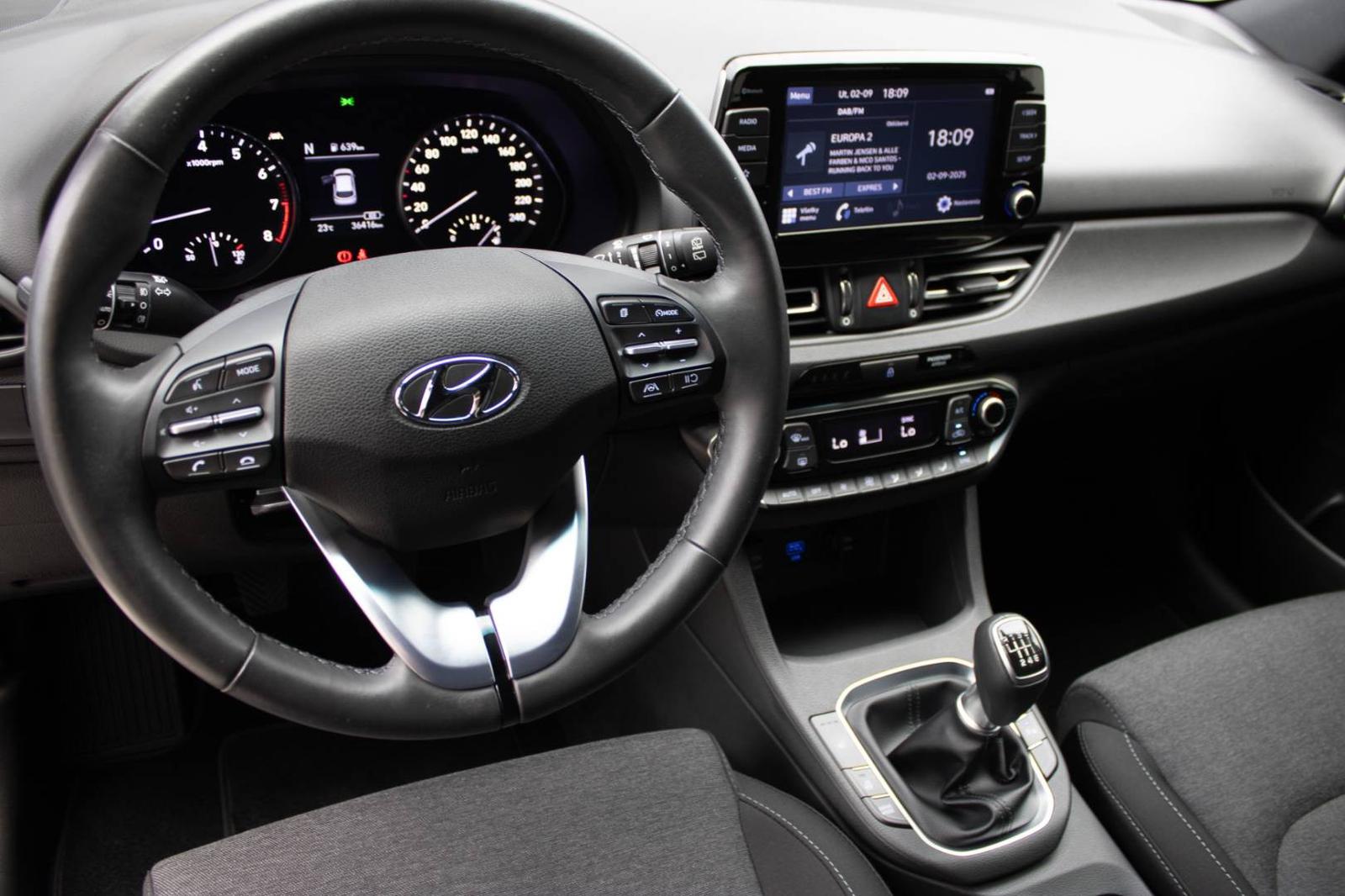 Hyundai i30 1.5 T-GDi mHEV iMT Play