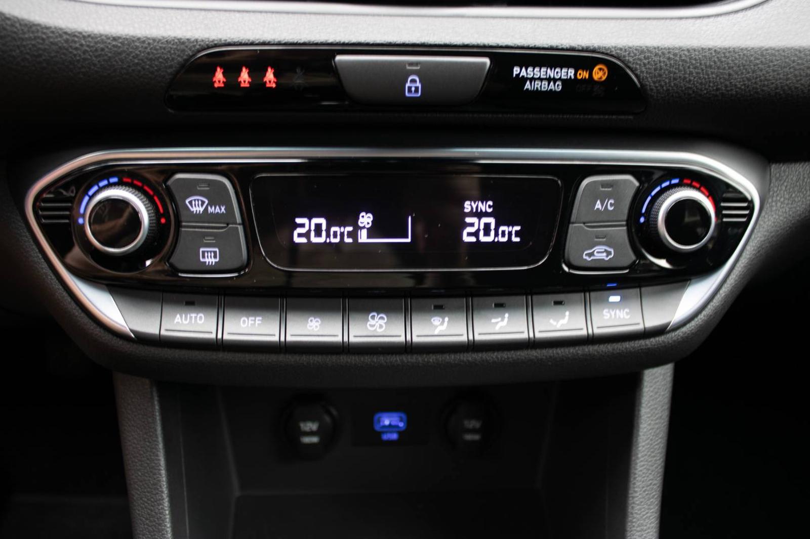 Hyundai i30 1.5 T-GDi mHEV iMT Play