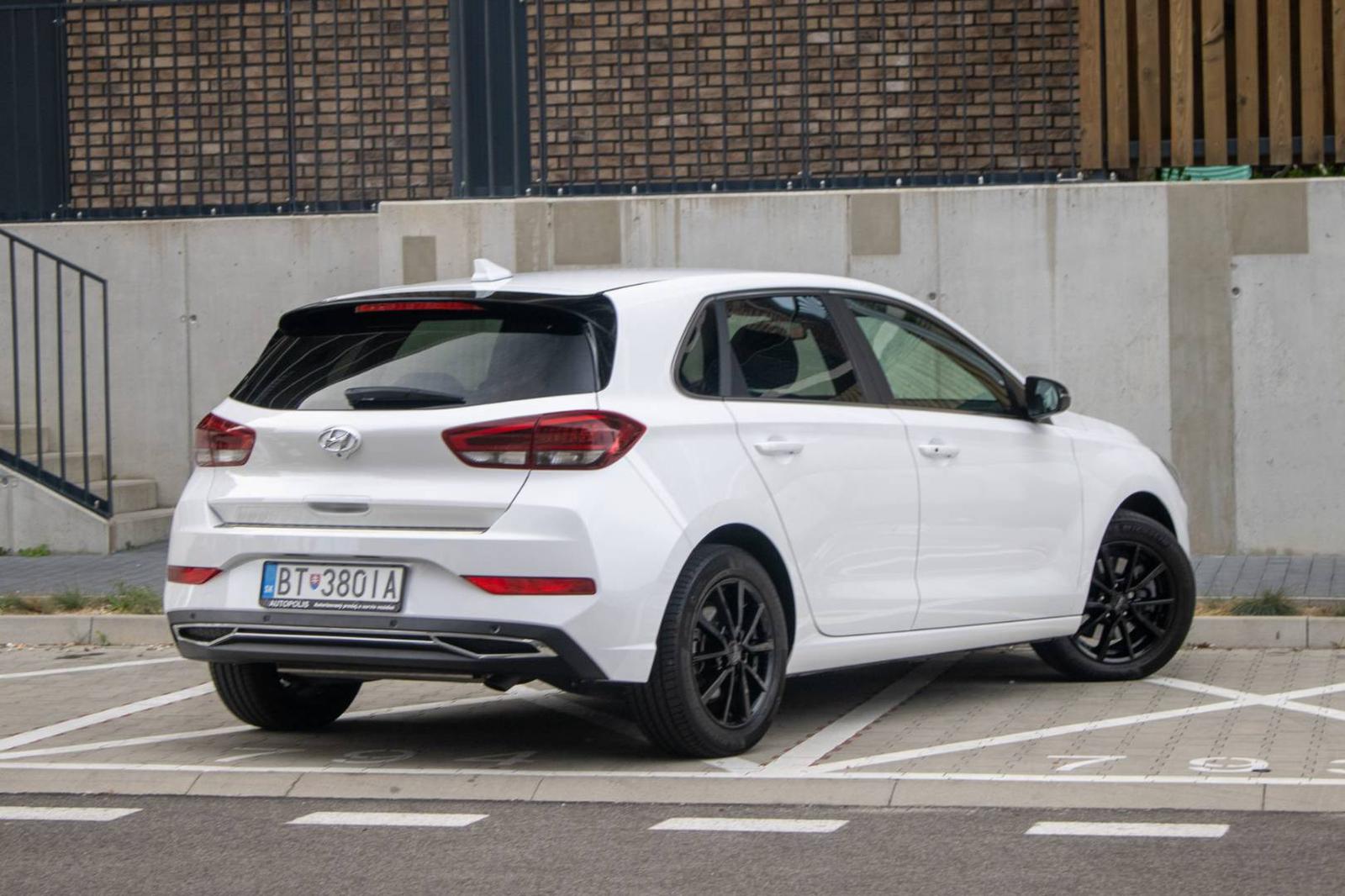 Hyundai i30 1.5 T-GDi mHEV iMT Play