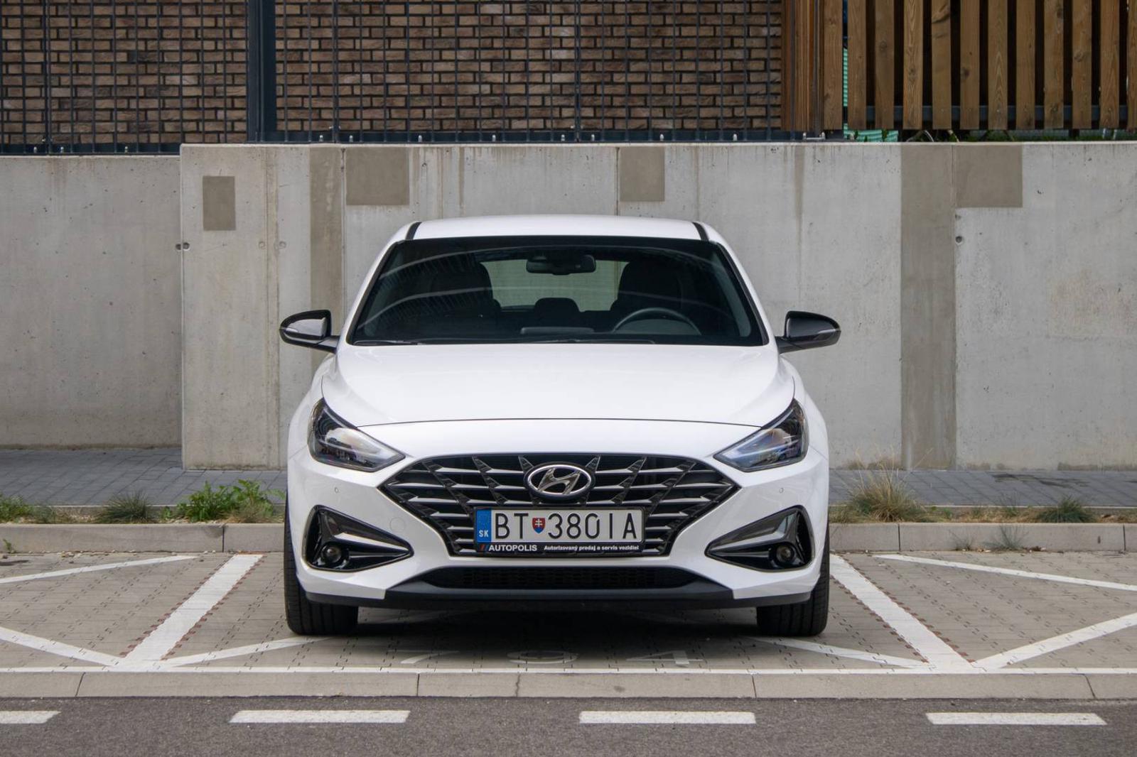 Hyundai i30 1.5 T-GDi mHEV iMT Play