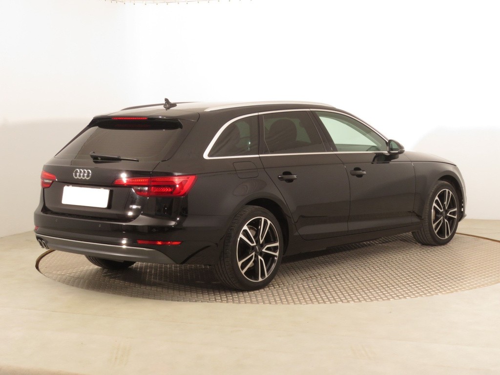 Audi A4 2.0 TDI Virtual cockpit