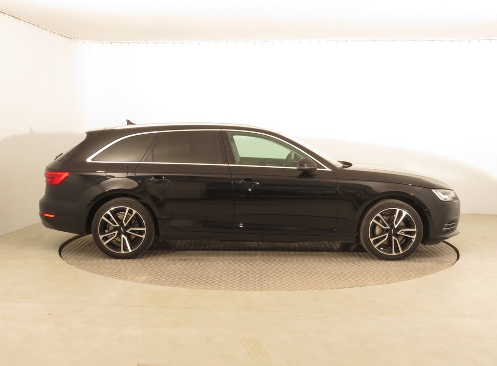 Audi A4 2.0 TDI Virtual cockpit