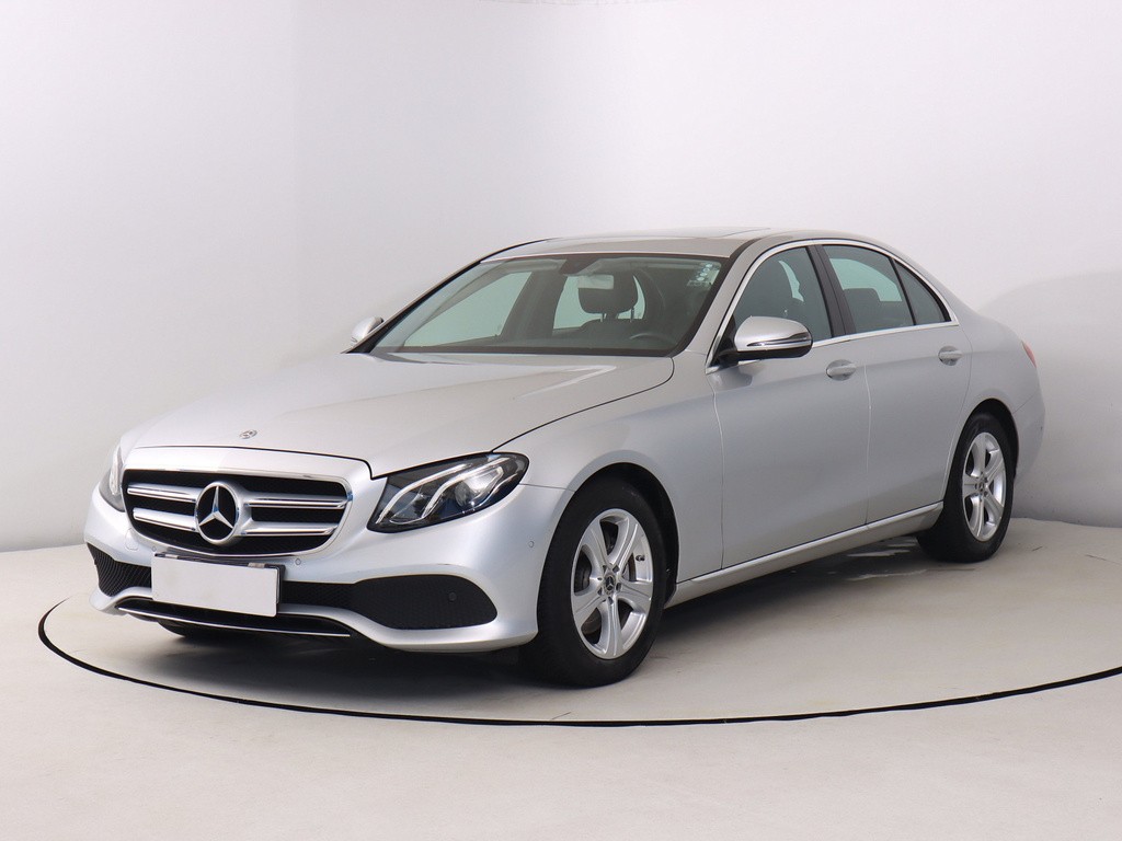 Mercedes E E 200 4MATIC