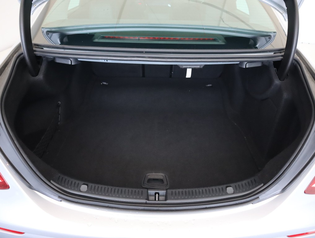Mercedes E E 200 4MATIC
