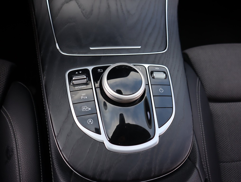 Mercedes E E 200 4MATIC