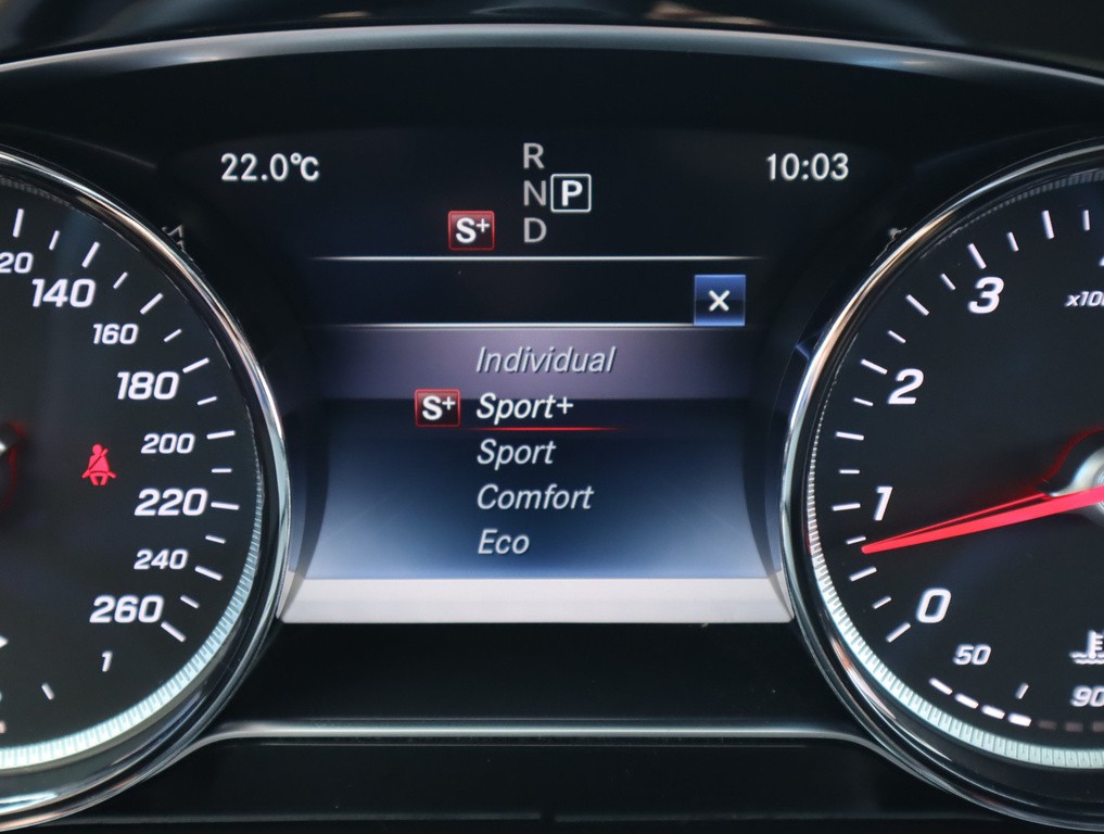 Mercedes E E 200 4MATIC