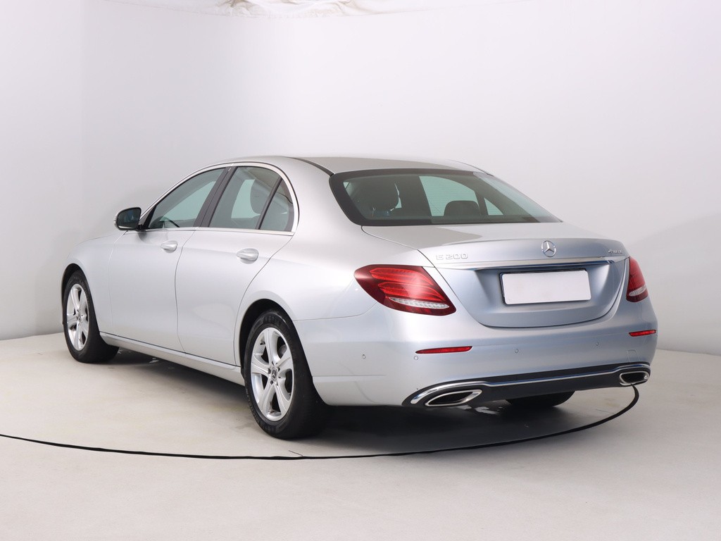 Mercedes E E 200 4MATIC