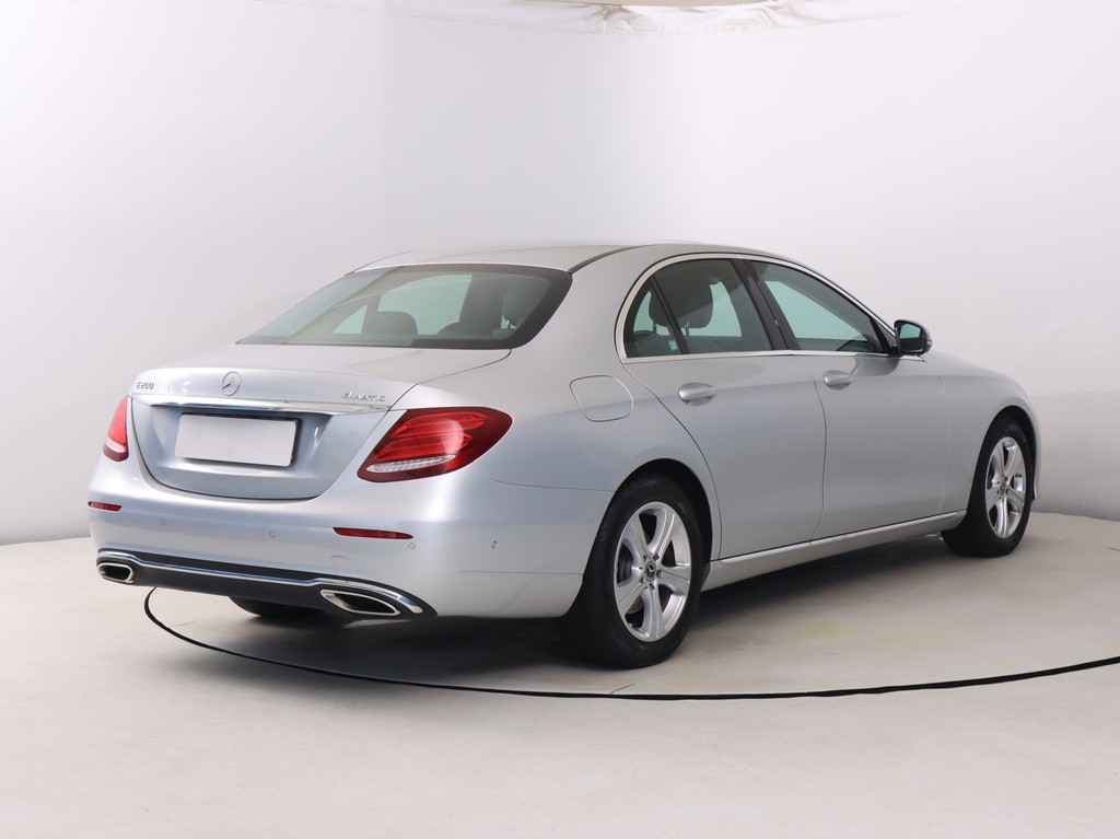 Mercedes E E 200 4MATIC