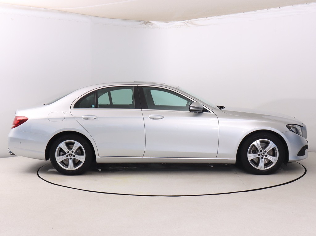 Mercedes E E 200 4MATIC
