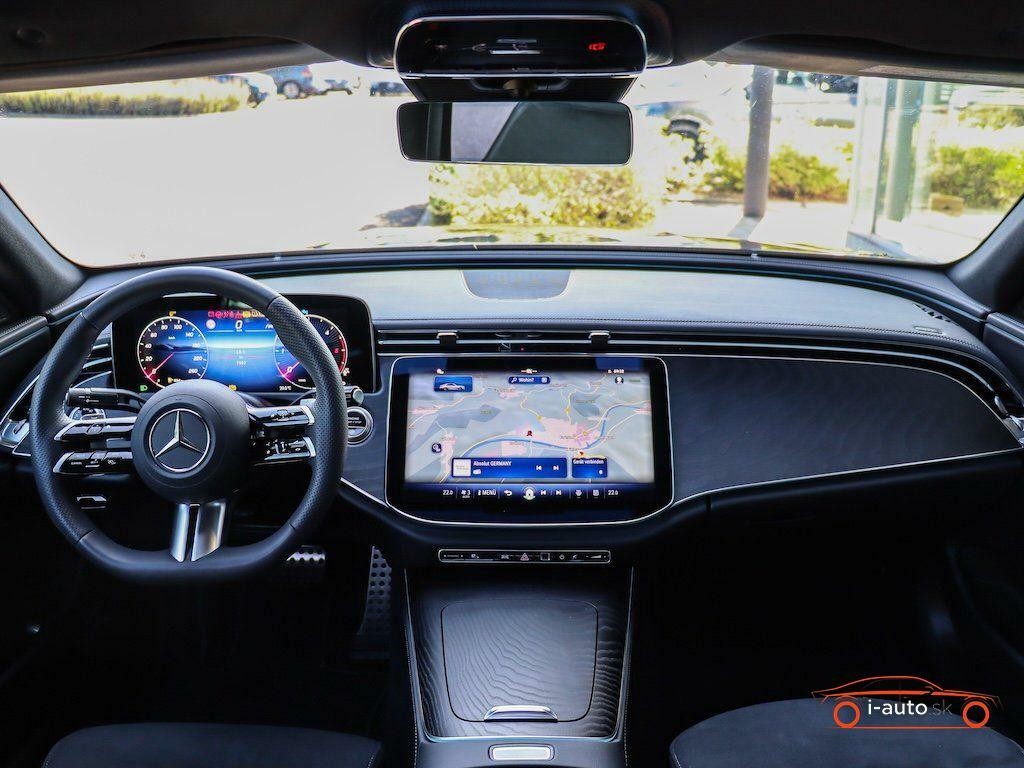 Mercedes-Benz E trieda Sedan 4Matic AMG Advanced