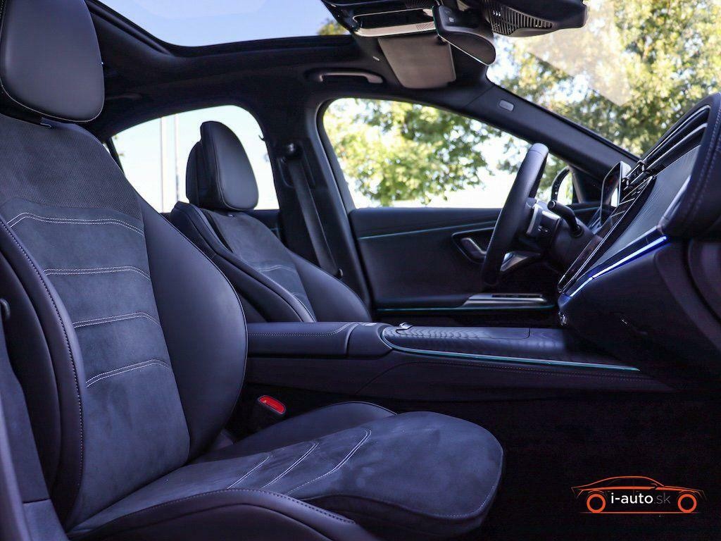 Mercedes-Benz E trieda Sedan 4Matic AMG Advanced