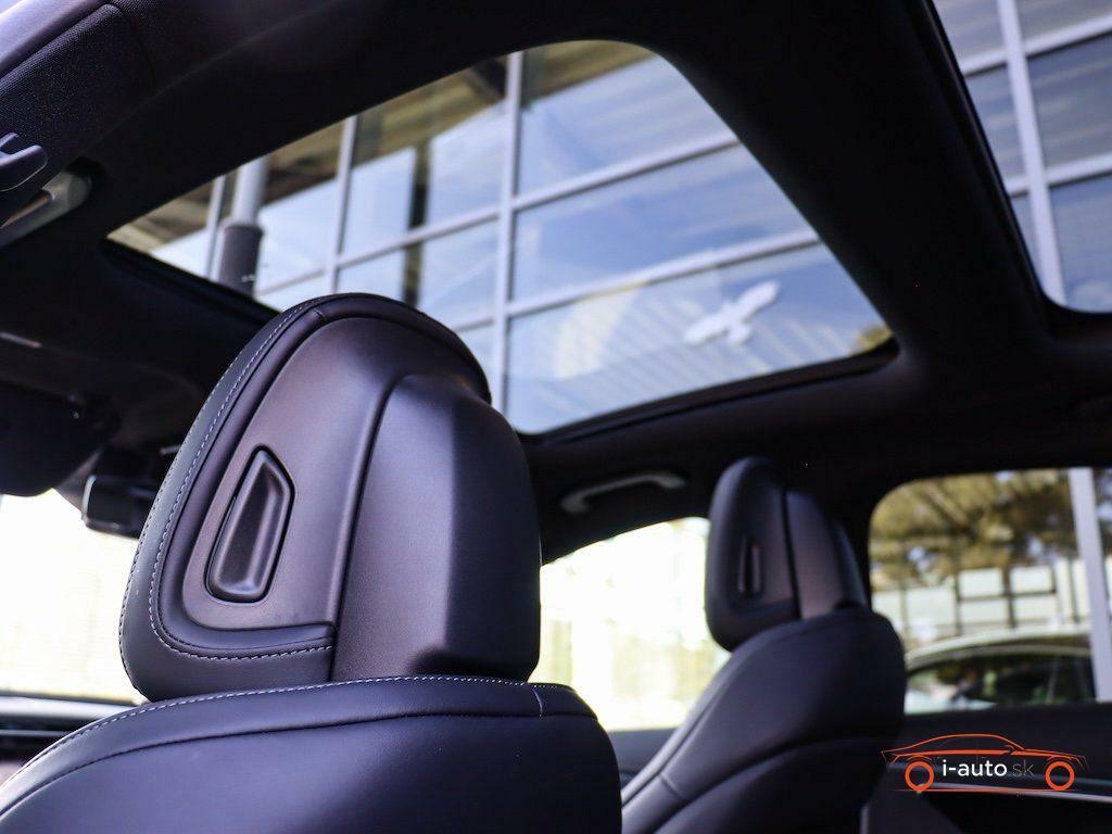 Mercedes-Benz E trieda Sedan 4Matic AMG Advanced