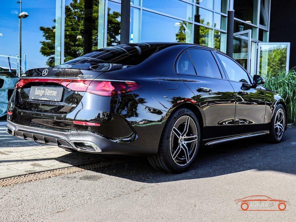 Mercedes-Benz E trieda Sedan 4Matic AMG Advanced
