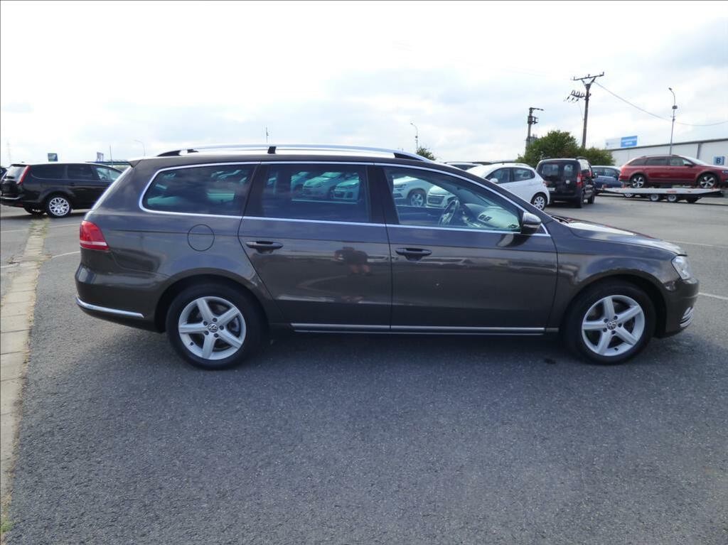Volkswagen Passat Variant 2, 0 TDi, 130kW, Bi-Xenon, Navigace, serviska  Business Edition