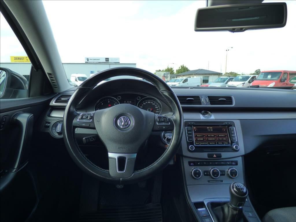 Volkswagen Passat Variant 2, 0 TDi, 130kW, Bi-Xenon, Navigace, serviska  Business Edition