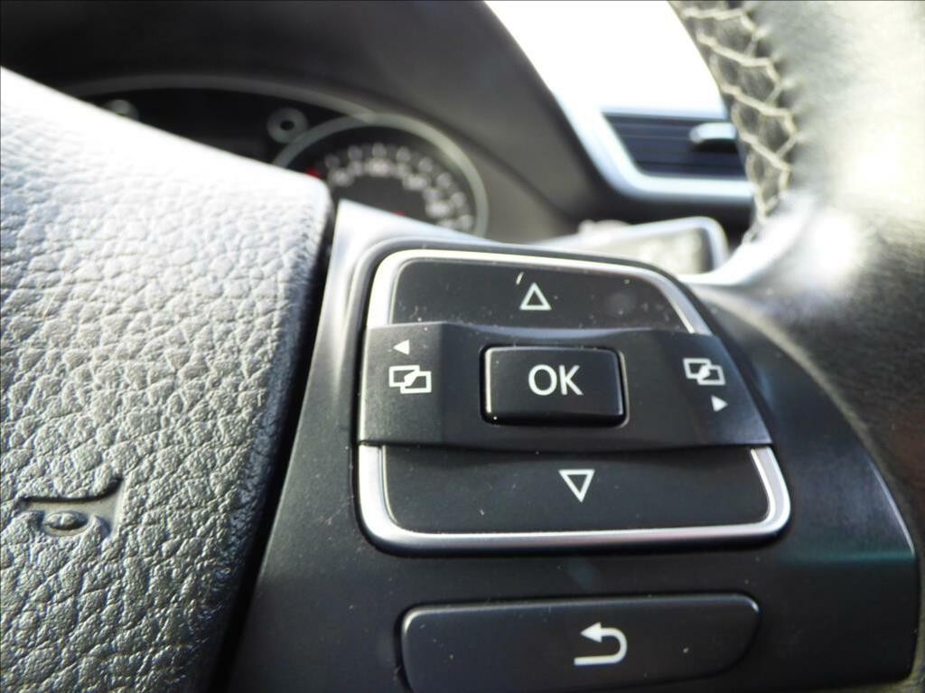 Volkswagen Passat Variant 2, 0 TDi, 130kW, Bi-Xenon, Navigace, serviska  Business Edition