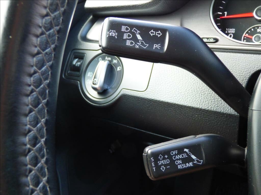 Volkswagen Passat Variant 2, 0 TDi, 130kW, Bi-Xenon, Navigace, serviska  Business Edition