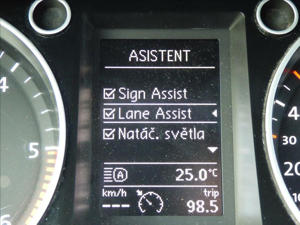 Volkswagen Passat Variant 2, 0 TDi, 130kW, Bi-Xenon, Navigace, serviska  Business Edition