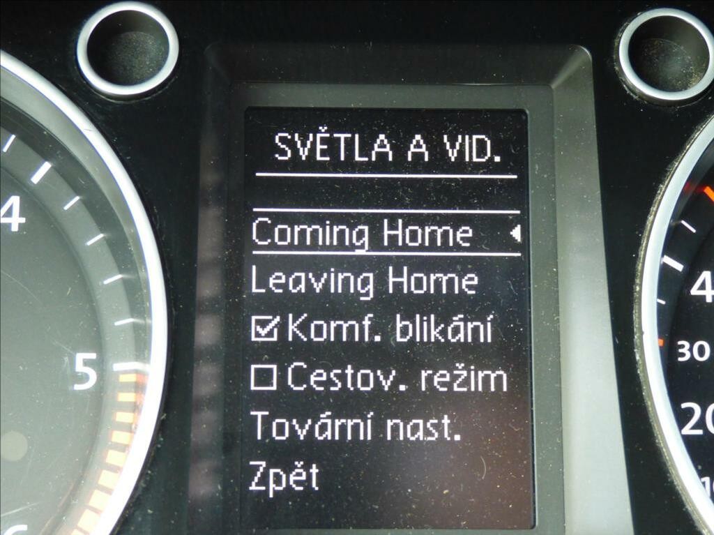 Volkswagen Passat Variant 2, 0 TDi, 130kW, Bi-Xenon, Navigace, serviska  Business Edition