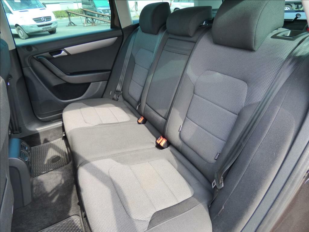 Volkswagen Passat Variant 2, 0 TDi, 130kW, Bi-Xenon, Navigace, serviska  Business Edition