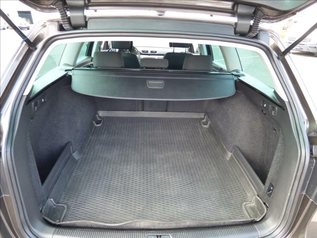Volkswagen Passat Variant 2, 0 TDi, 130kW, Bi-Xenon, Navigace, serviska  Business Edition