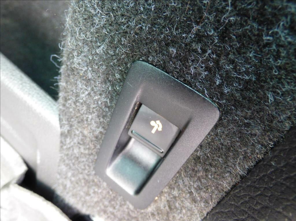 Volkswagen Passat Variant 2, 0 TDi, 130kW, Bi-Xenon, Navigace, serviska  Business Edition