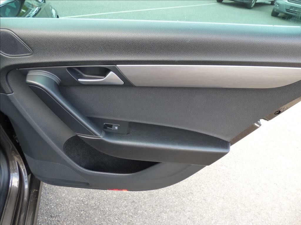 Volkswagen Passat Variant 2, 0 TDi, 130kW, Bi-Xenon, Navigace, serviska  Business Edition