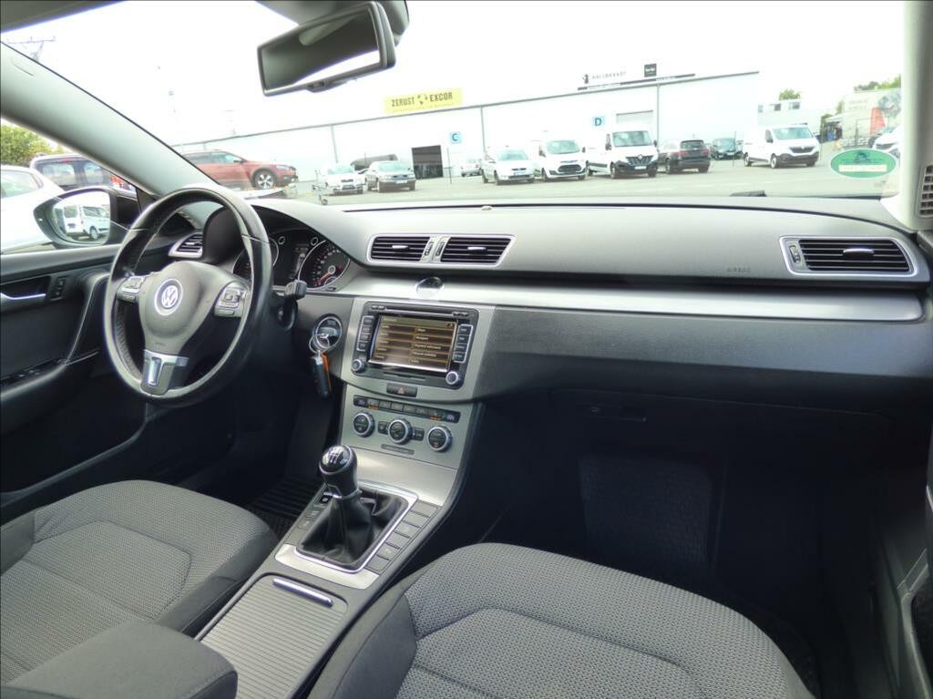 Volkswagen Passat Variant 2, 0 TDi, 130kW, Bi-Xenon, Navigace, serviska  Business Edition