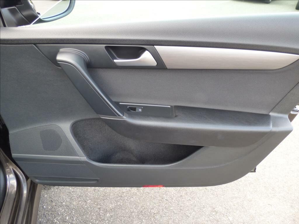 Volkswagen Passat Variant 2, 0 TDi, 130kW, Bi-Xenon, Navigace, serviska  Business Edition