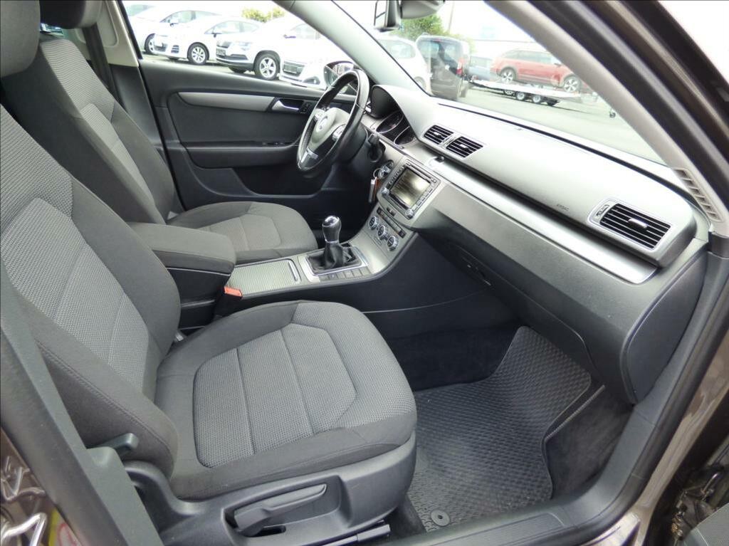 Volkswagen Passat Variant 2, 0 TDi, 130kW, Bi-Xenon, Navigace, serviska  Business Edition