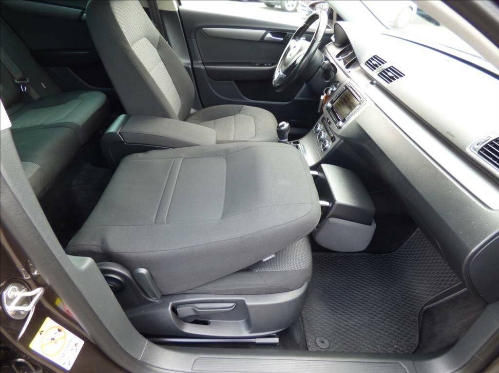 Volkswagen Passat Variant 2, 0 TDi, 130kW, Bi-Xenon, Navigace, serviska  Business Edition