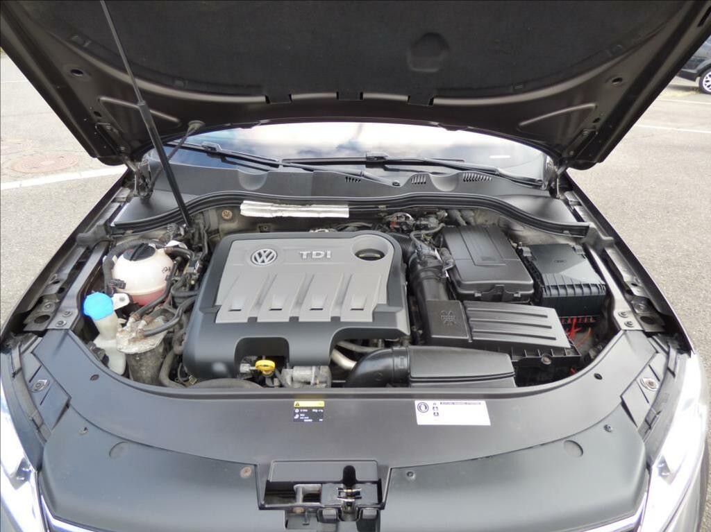 Volkswagen Passat Variant 2, 0 TDi, 130kW, Bi-Xenon, Navigace, serviska  Business Edition