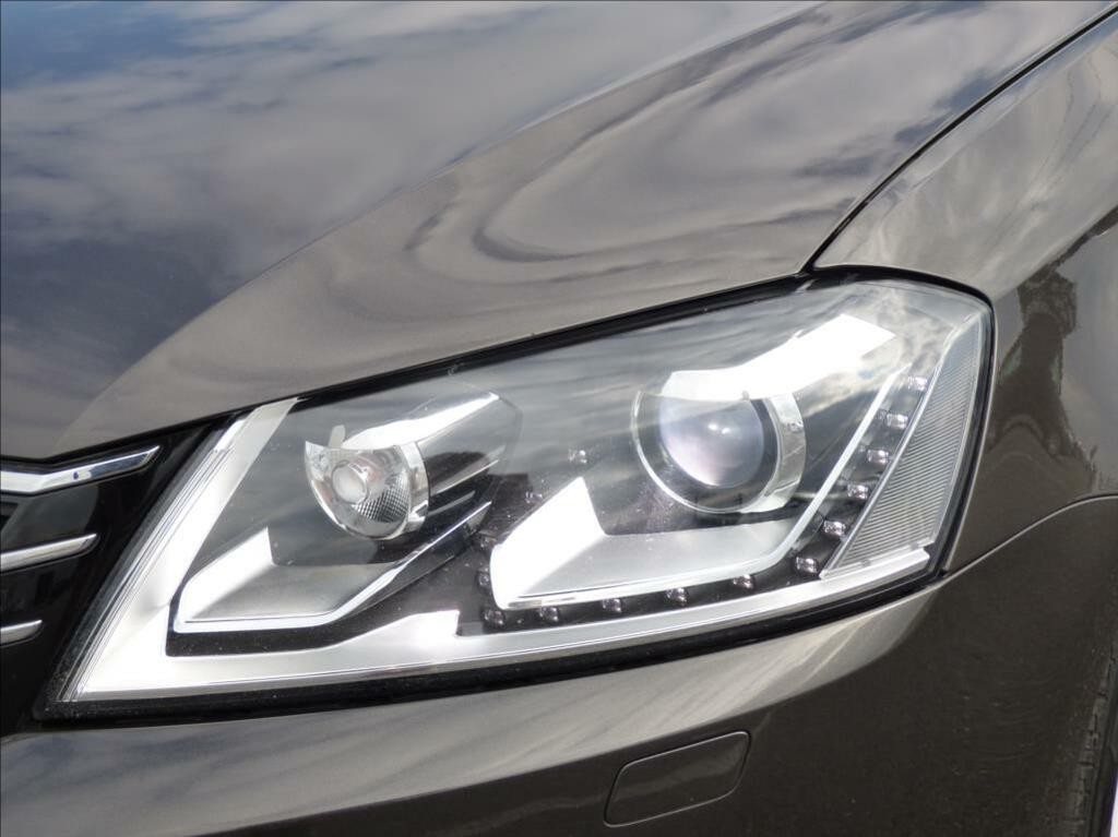 Volkswagen Passat Variant 2, 0 TDi, 130kW, Bi-Xenon, Navigace, serviska  Business Edition