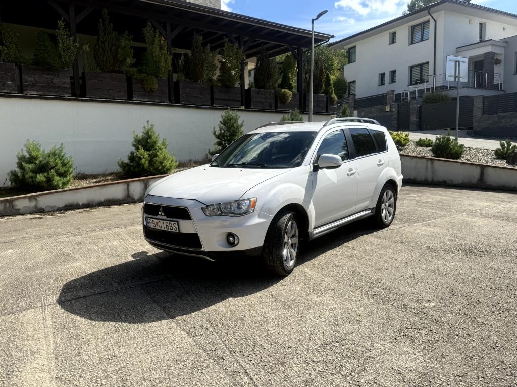 Mitsubishi Outlander 2.4 MIVEC CVT Intense Plus 4WD